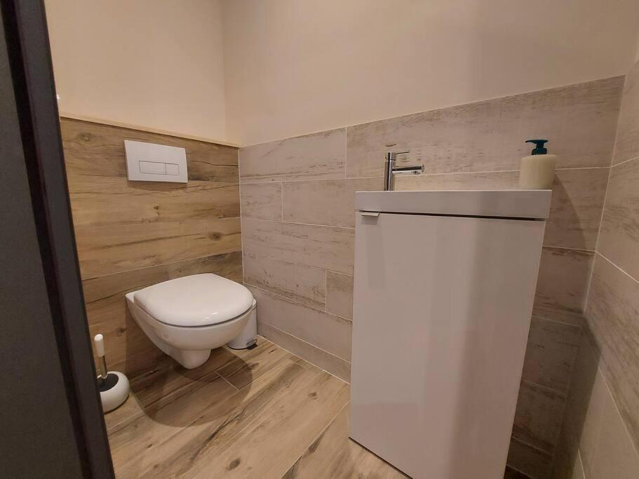 Charmant Et Spacieux Appartement A Quelques Pas Du Lac Duingt Exteriér fotografie